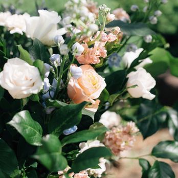 C&M Fleuri - Florists Near Me