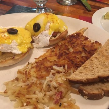 Kilauea Lodge - Yummy eggs Benedict - Hotels Near Me - Volcano, Hawaii Kilauea Lodge - Yummy eggs Benedict - Hotels Near Me - Volcano, Hawaii