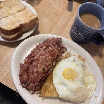The Chef's Hut - Corned beef hash: 7/10 - Breakfast & Brunch Near Me - Boise, Idaho