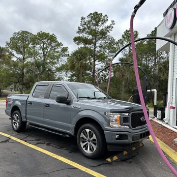 LUV CAR WASH - Updated February 2026 - 36 Photos - 9491 Baymeadows Rd