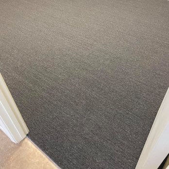 Quality Flooring - a clean carpet in a room - Flooring Near Me Quality Flooring - a clean carpet in a room - Flooring Near Me