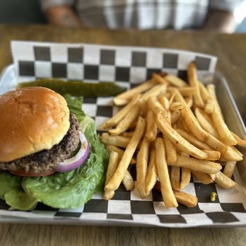 Ponderosa Brewing - Ponderosa burger - Breweries Near Me - Albuquerque, New Mexico