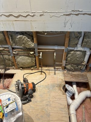 Alex Plumbing Service Logo