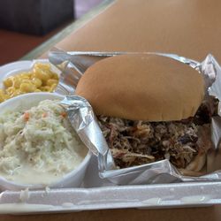 Smokin' Joe's BBQ - Pulled Pork Sandwich platter