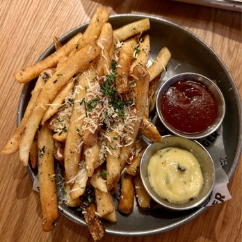 Gordon Ramsay Burger - Truffle Fries - Salad Near Me - Chicago, Illinois