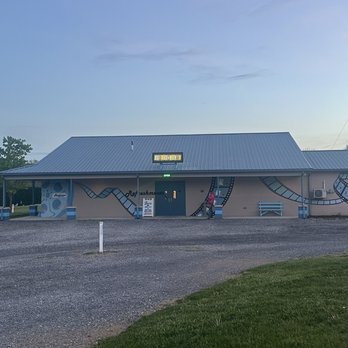 Becky's Drive In - Drive-In Theater Near Me - Walnutport, Pennsylvania