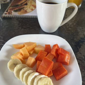 Café Montejo Merida - Fruit plate with coffee - Cafeteria Near Me - Mérida, YUC Café Montejo Merida - Fruit plate with coffee - Cafeteria Near Me - Mérida, YUC
