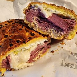 The Ultimate One w/ Onion Roll