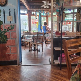 Mom & Pop's Diner - Diners Near Me - Carson City, Nevada