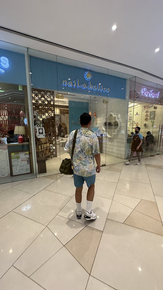 NAILAHOLICS Updated May 2024 4/F, Market! Market!, Mabini Avenue