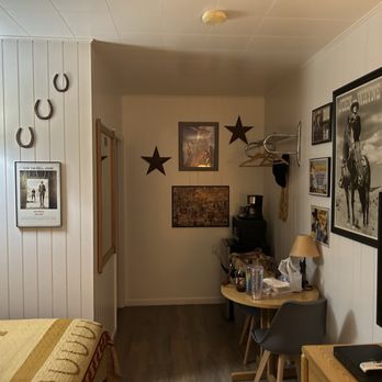 Canyon Lodge - Hotels Near Me - Seligman, Arizona