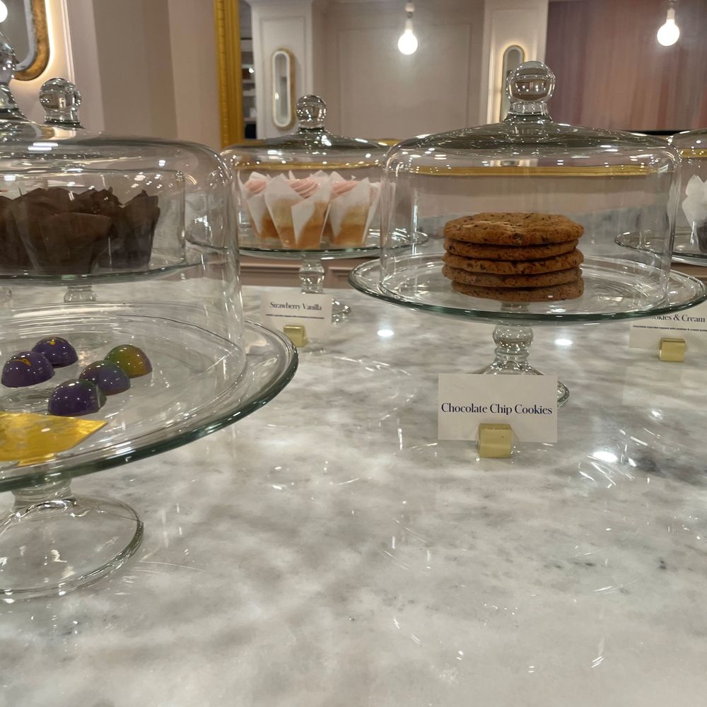 Sucre - Pretty display. - Macarons Near Me - New Orleans, Louisiana Sucre - Pretty display. - Macarons Near Me - New Orleans, Louisiana