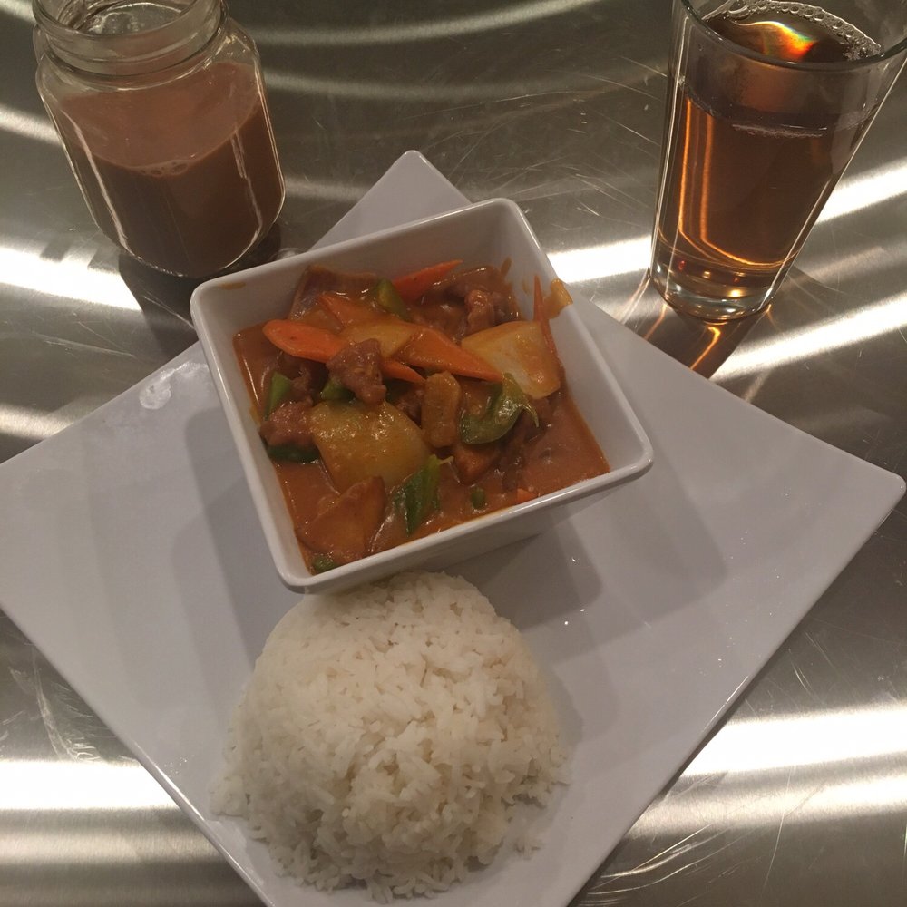 Feast - Pork curry with rice - Hong Kong Style Cafe Near Me - Davis, California Feast - Pork curry with rice - Hong Kong Style Cafe Near Me - Davis, California