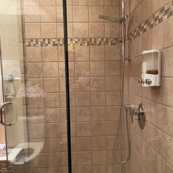Cleise Brazilian Day Spa - Shower in the bathroom - Day Spas Near Me - Chicago, Illinois