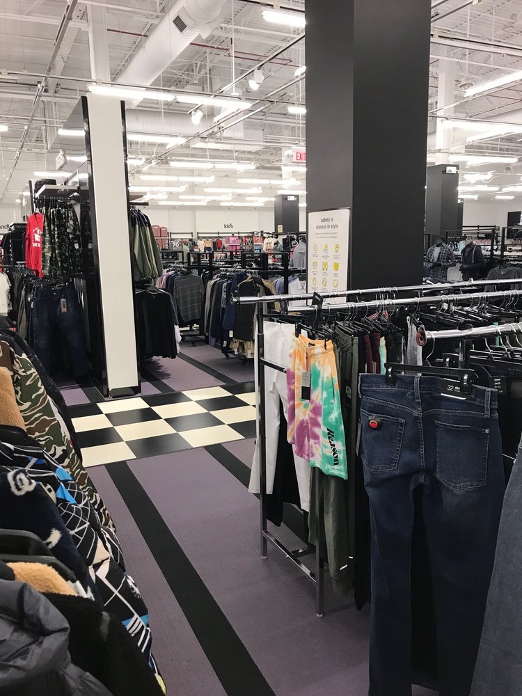 BLOOMINGDALE’S OUTLET FASHION OUTLETS OF CHICAGO 22 Reviews 5220