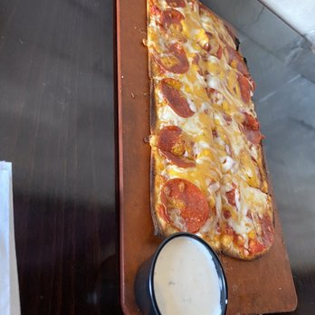 Giggy D's - Actual pizza - Sports Bars Near Me - Meridian, Idaho