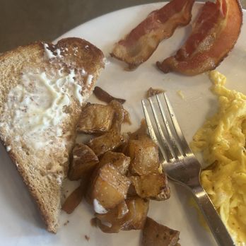 The Hattery Stove & Still - Wheat (not rye like I ordered) toast, limp (not crispy like I ordered) bacon, acceptable potatoes, and mid eggs. - American Near Me - Doylestown, Pennsylvania