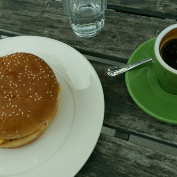 Little Henri - $6 breakfast burger = winning - Restaurants Near Me - Thornbury, VIC