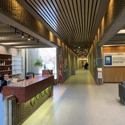 Agriculture et Agroalimentaire Canada - Beautiful grand lobby
