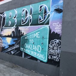 Plan Bee - Viewing mural from right