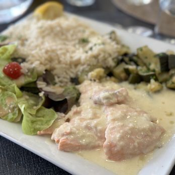 Le Ruisseau - Salmon - Brasseries Near Me - Arnage, 72