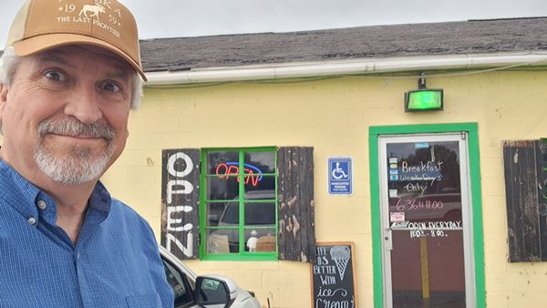 Kretzschy's Smokey BBQ by null