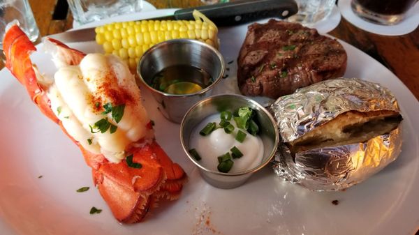 Lahaina Yacht Club by null