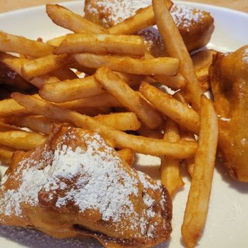 Studio Diner - The Count of Monte Cristo Sandwich - incredibly made. Perfectly cooked French fries. Delicious ranch dressing. - American Near Me - San Diego, California