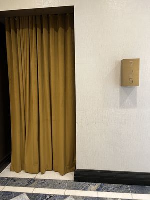 Room 725 by null