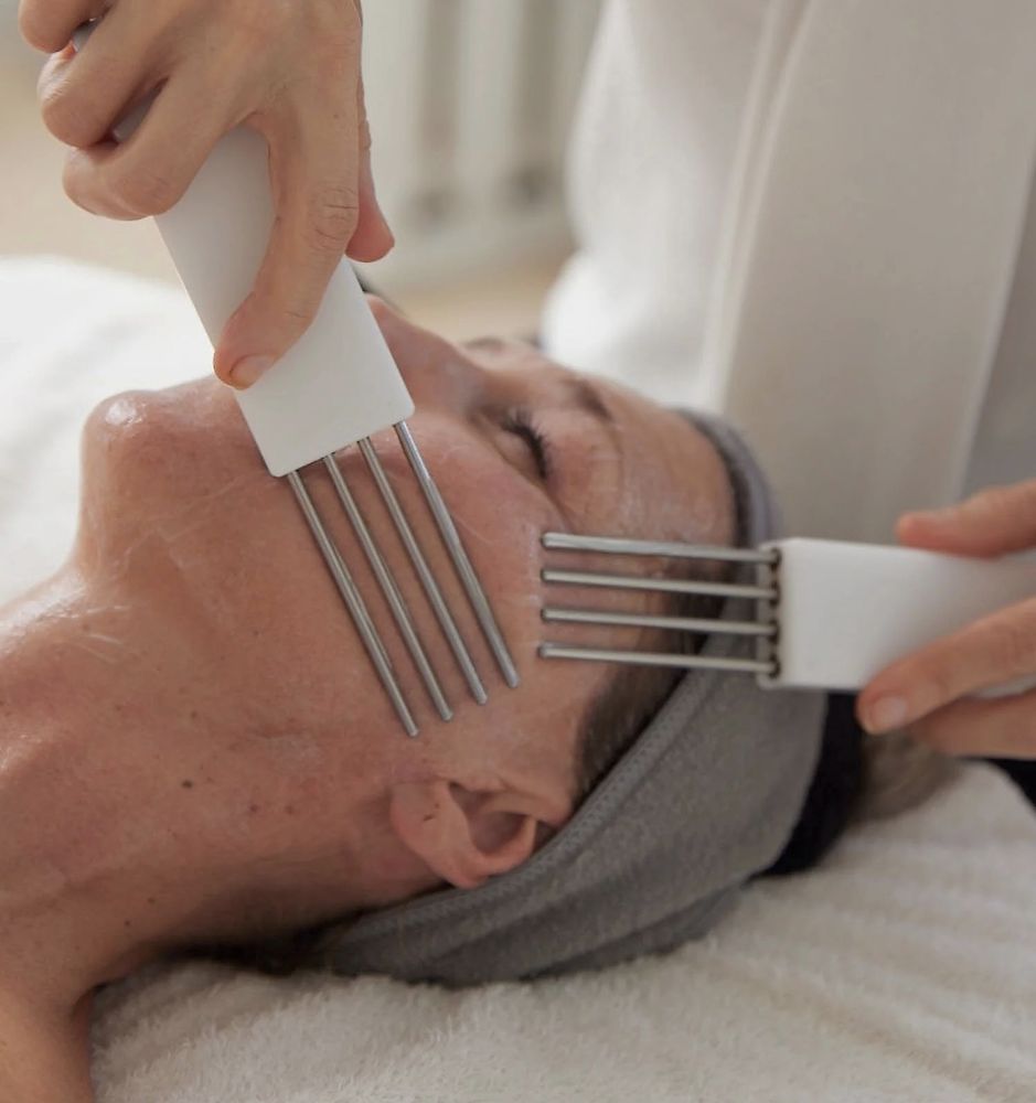 Love Your Skin Beauty Logo