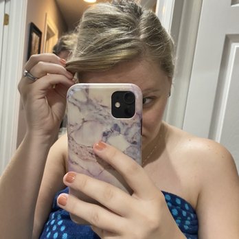 Asha Salon Spa - Schaumburg - This is my yellow hair right in the bang where everyone can see it. Way to go Amanda you really know what you're doing. - Hair Salons Near Me - Schaumburg, Illinois