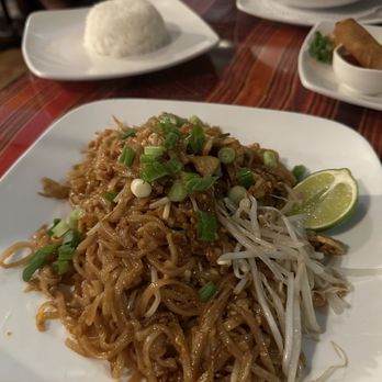 Little Thai Cafe - Chicken Pad - Thai Near Me - Tarpon Springs, Florida Little Thai Cafe - Chicken Pad - Thai Near Me - Tarpon Springs, Florida