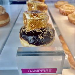Campfire donut ( didn't try but looks good) Campfire donut ( didn't try but looks good)