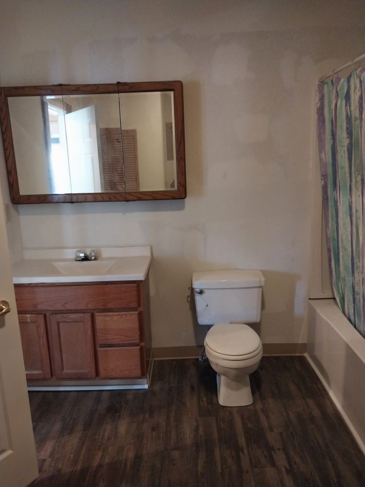 Slide of Moe's Home Maintenance and Repair