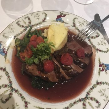 Restaurant de la Tour - Duck breast with raspberries - French Near Me - Paris, 75 Restaurant de la Tour - Duck breast with raspberries - French Near Me - Paris, 75