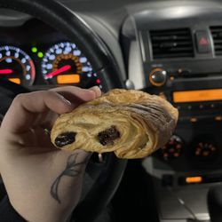 Starbucks - Chocolate croissant