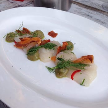 De Markies - Ceviche bereiding van Coquilles met avocado en koriander. - Salad Near Me - Groningen, GR