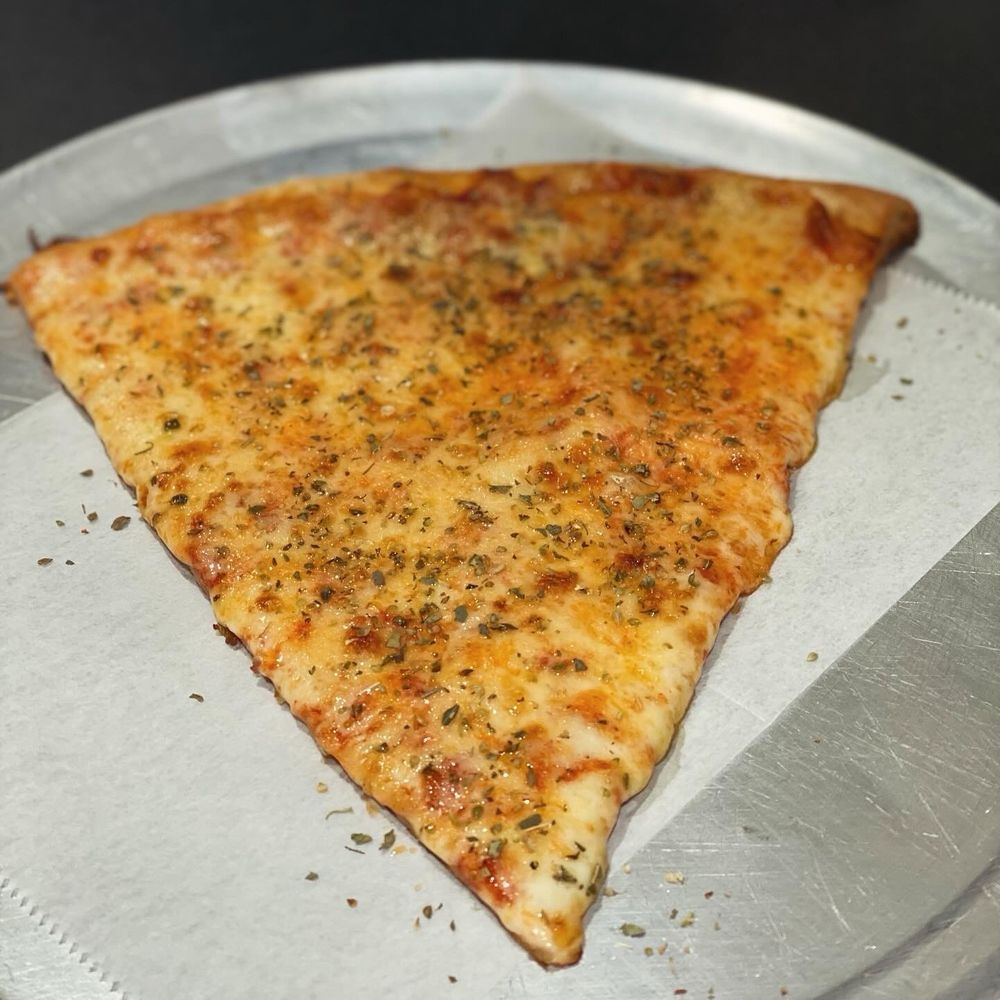 Nonna's Pizzeria & Restaurant Logo