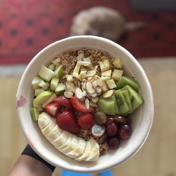 Pressed Cafe Seaport - Rainbow açai bowl - Breakfast & Brunch Near Me - Boston, Massachusetts