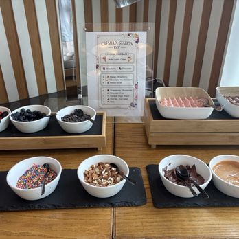 香港康得思酒店 - Club lounge afternoon tea - Hotels Near Me - Hong Kong, HK 香港康得思酒店 - Club lounge afternoon tea - Hotels Near Me - Hong Kong, HK