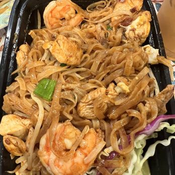Thai Princess - Big portion of combo Pad Thai - Thai Near Me - Garden Grove, California