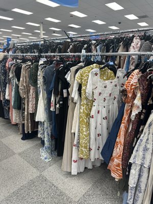 ross dress for less bowling green kentucky What's that? A new store is bringing discounts to the Ann Arbor area