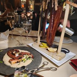 Red Salt Room by David Burke - Famous bacon !