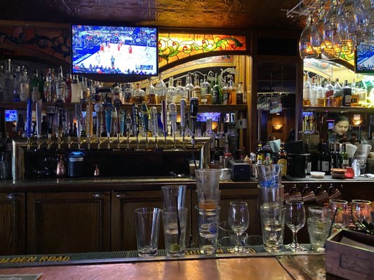 Pineapple Hill Saloon & Grill by null