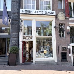 Royal Delftware - Front of the store