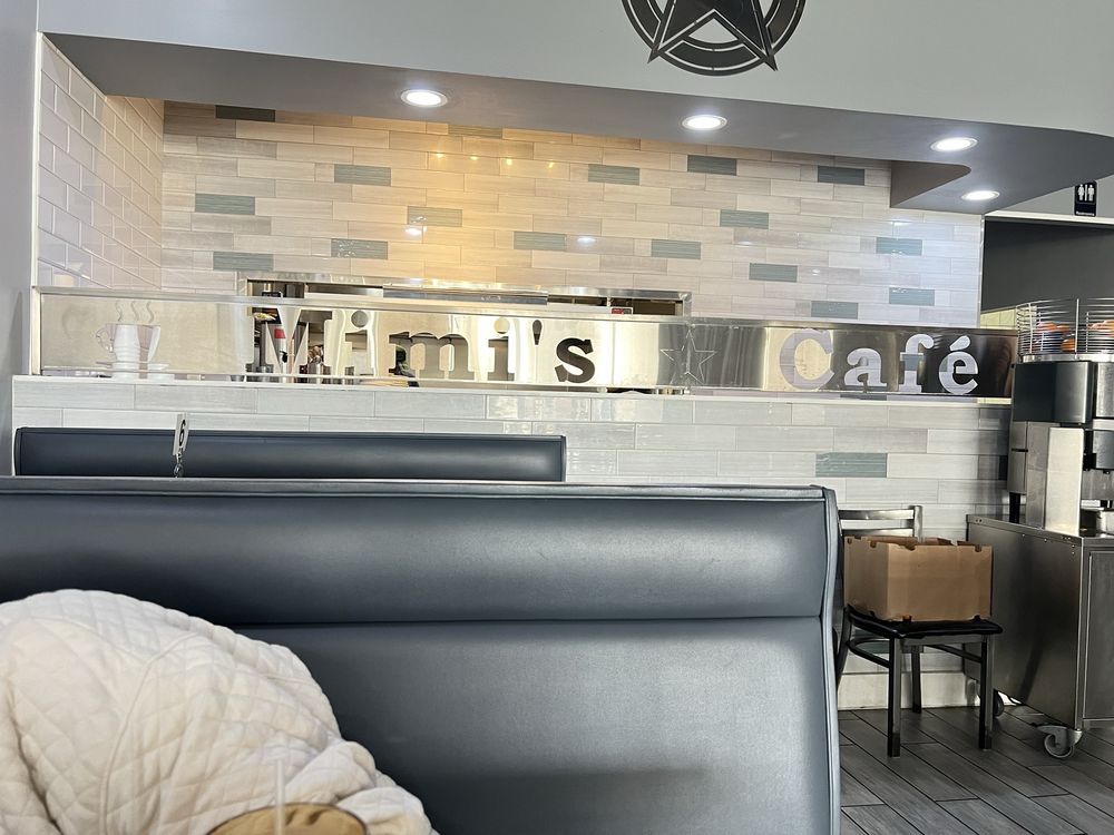 Mimi's Star Café