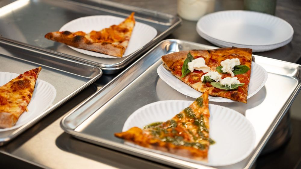 Food from Golden Lizzard Pizza