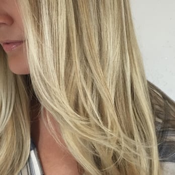 Headlines The Salon - Hair Salons Near Me - Encinitas, California