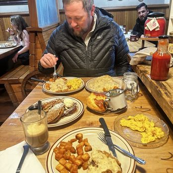 Julian Cafe - Country fried steak, cinnamon roll French toast, biscuits and gravy - Bakeries Near Me - Julian, California Julian Cafe - Country fried steak, cinnamon roll French toast, biscuits and gravy - Bakeries Near Me - Julian, California