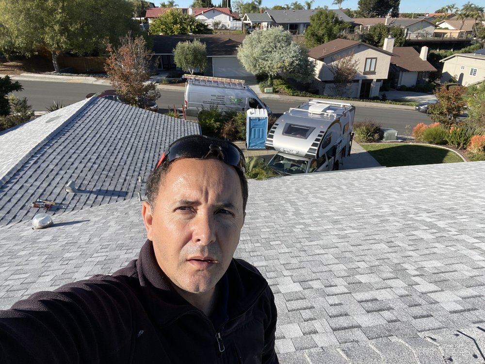 Slide of Adail Bastos Roofing